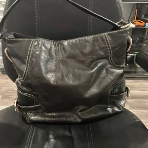 Michael Kors Black  Leather Shoulder Bag thumbnail 7