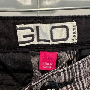 Y2K GLO Jeans Women's Size 1 Plaid Bootcut‎ low rise Trousers Black Gray Preppy thumbnail 2