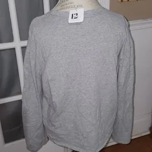 NWT EVIDNT Los Angeles Womens Gray Long Sleeve Split Sleeve Top‎ Medium thumbnail 2