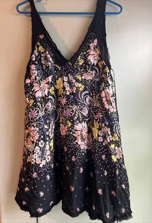 Gorgeous V Neck Floral Sleeveless Flare Mini Dress Black thumbnail 2
