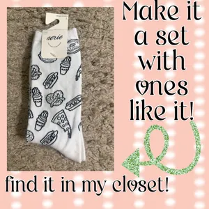 Aerie Black New York NYC Block Letter Graphic Real Soft® Crew Socks thumbnail 7