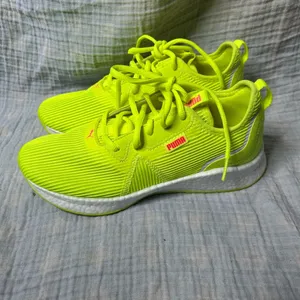 Neon Yellow Puma Running Shoes Soft Foam thumbnail 2