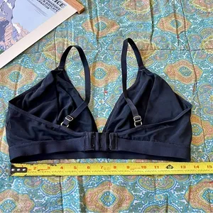 Lively Black Mesh‎ Trim Triangle Bralette Wireless Adjustable Straps Size 3 EUC Size M thumbnail 4