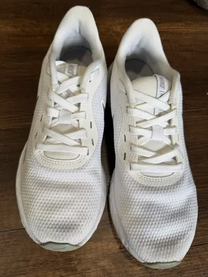 Nike Revolution 5 Mujer Talla 8.5 Blanco Running Sneakers BQ3207-100 thumbnail 1