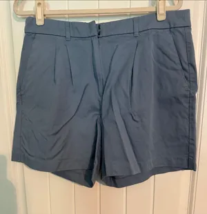 Old Navy Blue Women's Pleated Shorts thumbnail 1