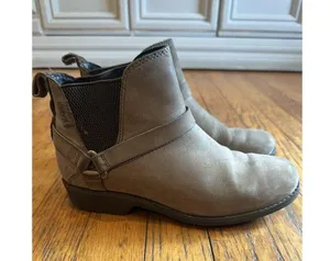 Teva Women’s De La Vina Dos Chelsea Boot Size 6.5 Taupe GUC thumbnail 5