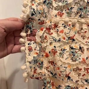 Revolve Tularosa Floral Guipure Lace Pom Pom Trim Mini Shift Dress Cream Large‎ thumbnail 6