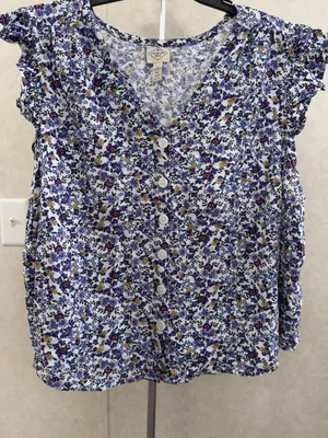 St. John's Bay White Floral Button-Front V‑Neck Blouse thumbnail 3