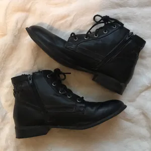 booties Black Size 9.5 thumbnail 1