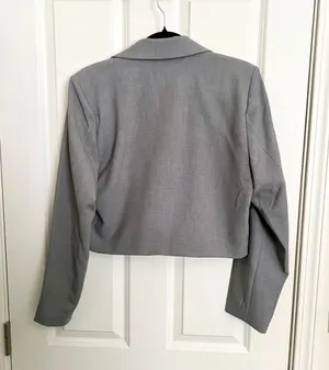 Abercrombie NEW Cropped Suiting Jacket Gray thumbnail 2