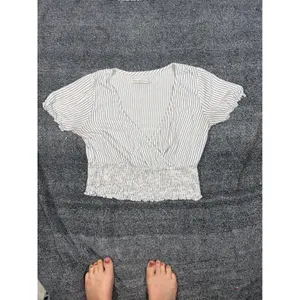 Abercrombie & Fitch Top Womens Medium White Blue Stripe Smocked Wrap Crop thumbnail 10