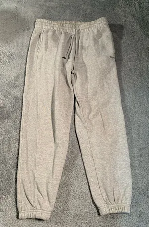 Aritzia TNA sweatfleece Gray Jogger Sweatpants boyfriend fit small thumbnail 1