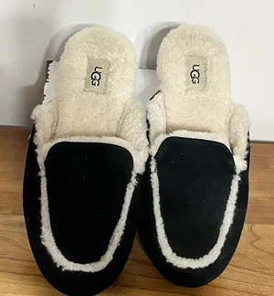 UGG Lane Slip On Shearling Slippers Loafers Black Shoes Women's Size 6‎ thumbnail 1