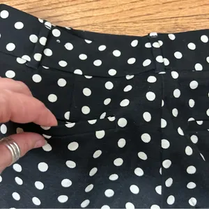 LOFT | Black & White Polka Dot Textured Shorts Size 6 thumbnail 7
