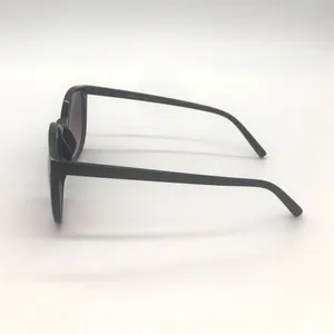 Black Sunglasses 🌸Free w/ any Bundle purchase thumbnail 2