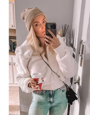 Alo Foxy Sherpa Jacket Ivory S thumbnail 11