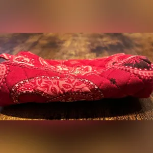 RETIRED: Vera Bradley | small Mesa Red cosmetic bag. thumbnail 4