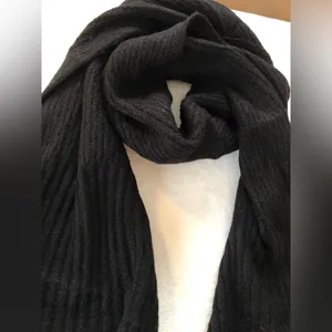 New with tag Francesca’s knit scarf thumbnail 5