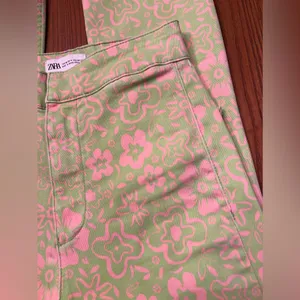 ZARA Green & Pink Floral Print Flare Cropped‎ Stretch Denim Jeans Y2k Size 4 thumbnail 6