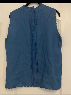 Andree by Unit Dark Chambray Scalloped Sleeveless Top thumbnail 2