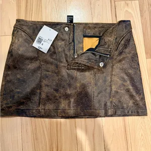 Forever 21 - NWT mini skirt! Brown! thumbnail 3
