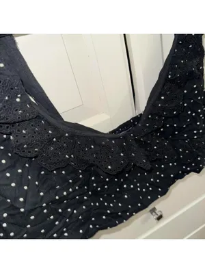 American Eagle XS Crop Top Black White Polka Dot Eyelet Scalloped Ruffle V-Neck thumbnail 4