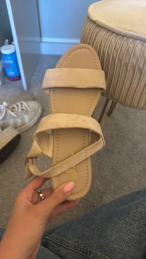 lulu’s sandals  thumbnail 2
