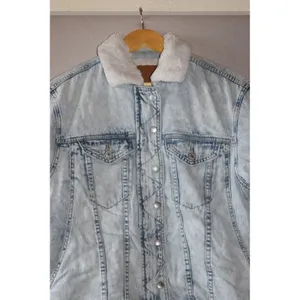 American Eagle Denim Jacket Women M Light Acid Wash Faux Fur Sherpa Trucker Good thumbnail 4