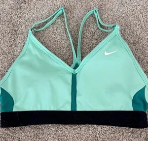 Nike sports bra  thumbnail 1