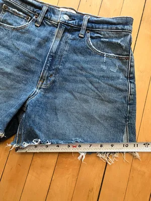 Abercrombie & Fitch 4” Mom Short High Rise Denim thumbnail 6