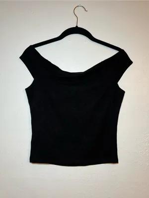 Reformation Black Off-Shoulder Ruched Front Top size medium‎ thumbnail 2