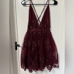 NWT Lulus A Love To Remember wine Red lace skater backless dress Medium thumbnail 2