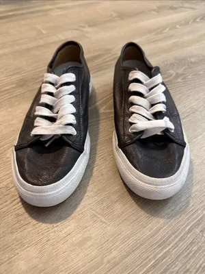 Frye Gia 8M Women’s Black Leather Low-Top Casual Sneakers with White Laces thumbnail 4