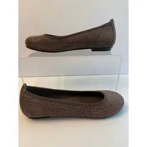 Vionic Spark Willow Ballet Flats Women’s Size 6 Gray Taupe Studded Comfort NWOT thumbnail 2