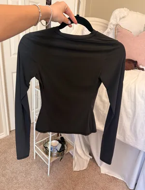 SKIMS Top Long Sleeve thumbnail 1