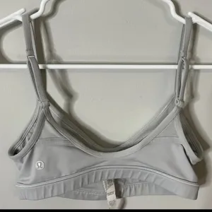 Lululemon Athletica Sport’s Bra Mesh Straps Racerback Pullover Gray Women Sz 4 thumbnail 1