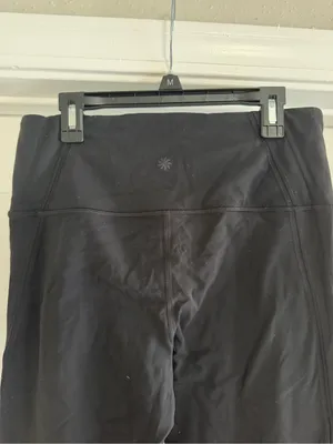 Athleta Black Horizon Scallop Capri Leggings Size Medium Athleisure Trendy Y2K thumbnail 4