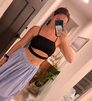 Black Crop Top thumbnail 1