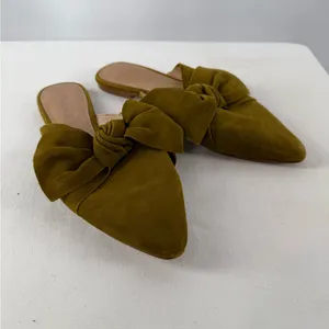 Madewell The Remi‎ Bow Suede Mule in Spiced Olive Green Size 8.5 thumbnail 2