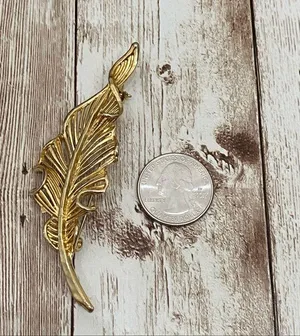 Unsigned Gold Leaf Brooch thumbnail 2