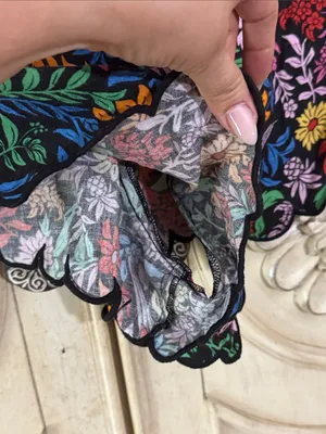 FARM Rio Tropical Garden Floral Shorts | Scallop Hem Size Medium🌺 thumbnail 12