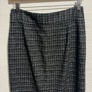 Classiques Entier Black‎ and Gray Plaid Wool Blend Skirt Size 2 thumbnail 4