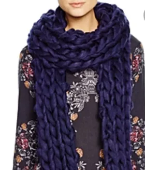 Free People Chunky‎ Scarf Navy NWT thumbnail 1