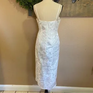 NWOT Lulus White Floral Jacquard Sleeveless Midi Dress thumbnail 5