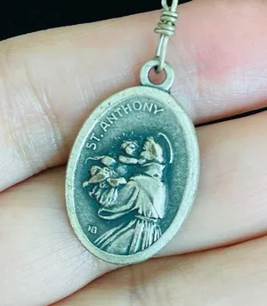 Vintage St. Anthony Guard Religious Medal St. Francis Assisi necklaces unisex thumbnail 2