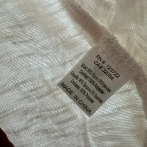 One September‎ Size Small Shirt White Geometric Flowy Pleated Short Sleeve thumbnail 4