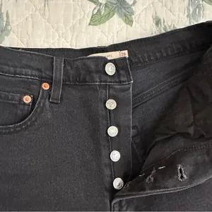 Levi’s Premium Ribcage Shorts Black Lake Raw Hem 28 Cutoff thumbnail 9