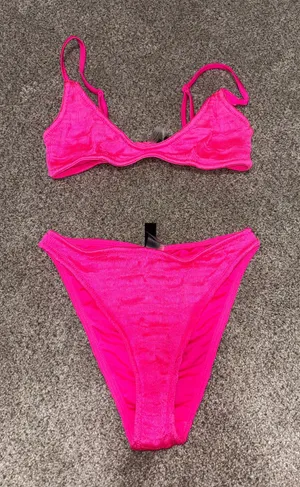 Triangl Bikini thumbnail 1