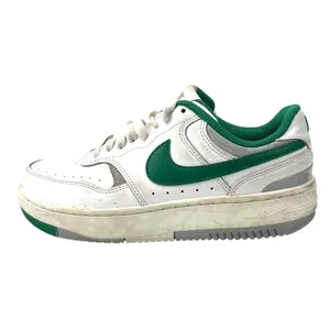 Nike Women's US 5.5 Gamma Force White Malachite Green Low-Top Sneaker DX9176-106 thumbnail 2
