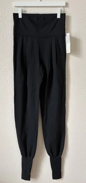 Lululemon Stir Up Pant Size 6 Black RARE Dance Ballet Pleated Roll Down Waist thumbnail 1